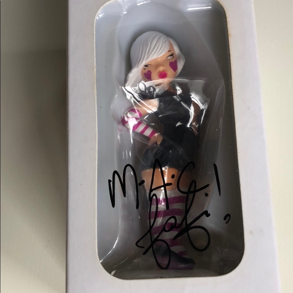 MAC Cosmetics | Collector’s MAC x Fafi Doll | NIB - Picture 4 of 8